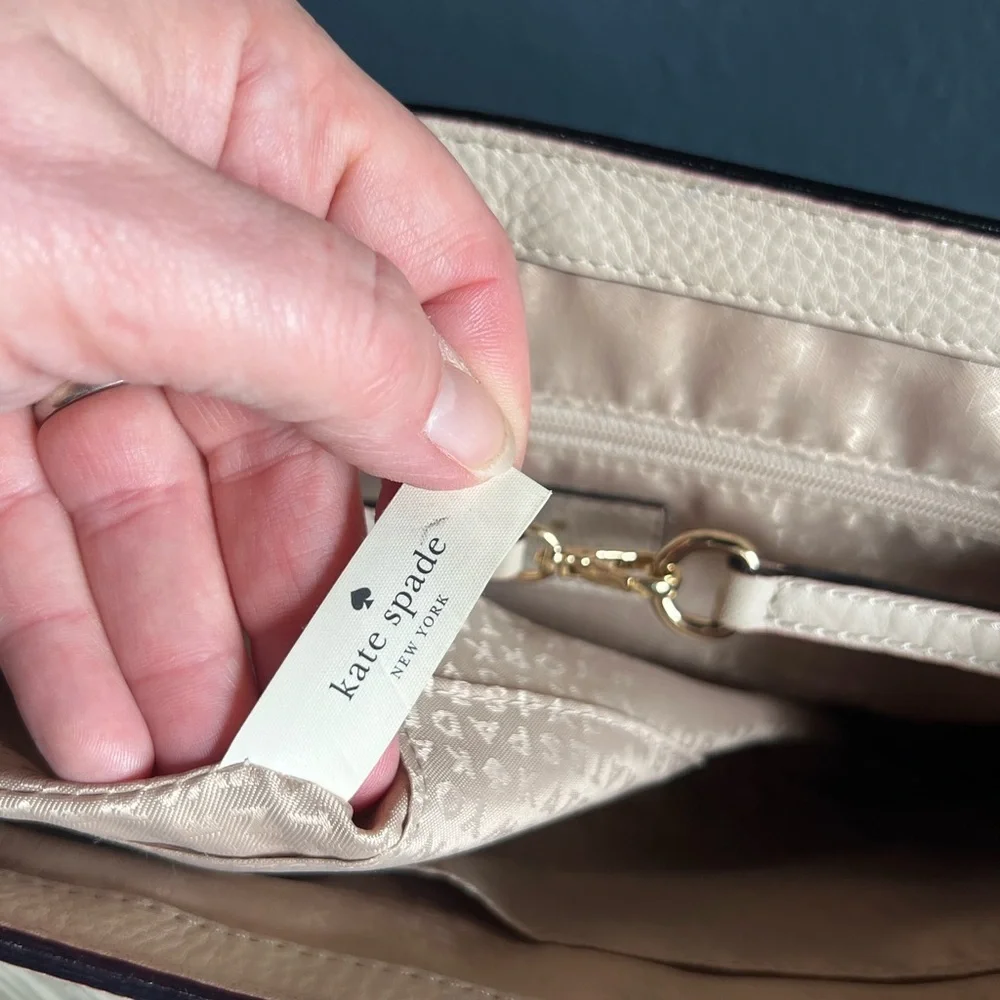 ♠️Kate Spade♠️ Light Beige Leather Crossbody Bag